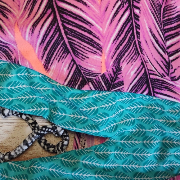 Hula Honey Leaf Breeze Lace Up High Neck Bikini Swim Top in Pink Multi XL - Picture 6 of 10